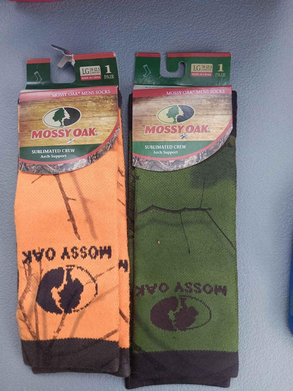 Mossy Oak Men's Sublimated Crew Socks - Orange & Green